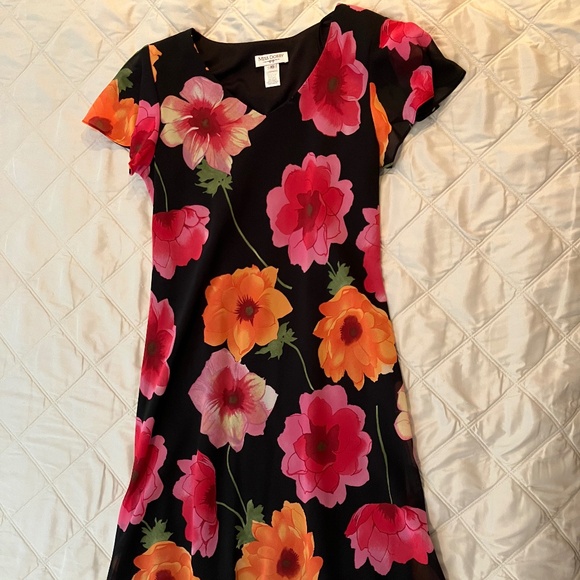 Colorful Floral Long Lightweight Summer Dress Short Sleeve - Picture 1 of 3